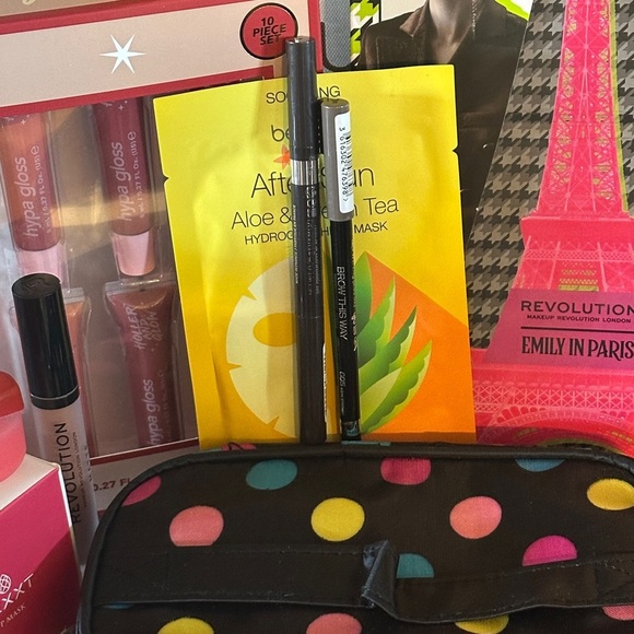 Makeup Bundle With Cosmetic Pouch. - Picture 3 of 4